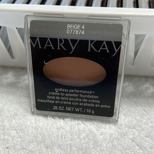 Endless performance crème to powder foundation